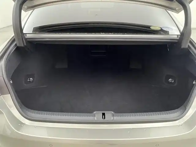 レクサス ＥＳ 300h Fスポーツ 福岡県 2020(令2)年 4.8万km ソニックチタニウム ムーンルーフ　/純正１２．３型ナビ/フルセグTV　/バックカメラ　/ワイヤレス充電　/ビルトインETC２．０　/ドライブレコーダー　/レクサスセーフティセンス　/レーダークルーズコントロール　/コーナーセンサー　/衝突軽減ブレーキ　/レーンキープ　/アクセル踏み間違い防止　/ヘッドアップディスプレイ　/シートメモリー付きパワーシート　/シートベンチレーション／ヒーター　/ステアリングヒーター　/パワートランク　/純正アルミホイール