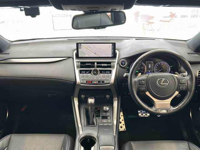 レクサス ＮＸ 300h クール&ブライト 岐阜県 2021(令3)年 7.4万km ホワイトノーヴァガラスフレーク ワンオーナー/サンルーフ/Ｆスポーツベース特別仕様車/プリクラッシュセーフティ/レーダークルーズコントロール/レーンキープアシスト/ブラインドスポットモニター/オートマチックハイビーム/黒革シート/純正ナビ/全周囲モニター/Bluetooth/フルセグTV/DVD/ビルトインETC2.0/ドライブレコーダー/３眼LEDヘッドライト/ヘッドアップディスプレイ/後席電動格納シート/前席パワーシート/シートメモリー/ベンチレーション/シートヒーター/ステアリングヒーター/電動リアゲート/パドルシフト/電子パーキング/コーナーセンサー/カーテンエアバック/ニーエアバック/カードキー/保証書/取扱説明書