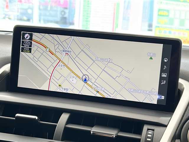 レクサス ＮＸ 300h クール&ブライト 岐阜県 2021(令3)年 7.4万km ホワイトノーヴァガラスフレーク ワンオーナー/サンルーフ/Ｆスポーツベース特別仕様車/プリクラッシュセーフティ/レーダークルーズコントロール/レーンキープアシスト/ブラインドスポットモニター/オートマチックハイビーム/黒革シート/純正ナビ/全周囲モニター/Bluetooth/フルセグTV/DVD/ビルトインETC2.0/ドライブレコーダー/３眼LEDヘッドライト/ヘッドアップディスプレイ/後席電動格納シート/前席パワーシート/シートメモリー/ベンチレーション/シートヒーター/ステアリングヒーター/電動リアゲート/パドルシフト/電子パーキング/コーナーセンサー/カーテンエアバック/ニーエアバック/カードキー/保証書/取扱説明書