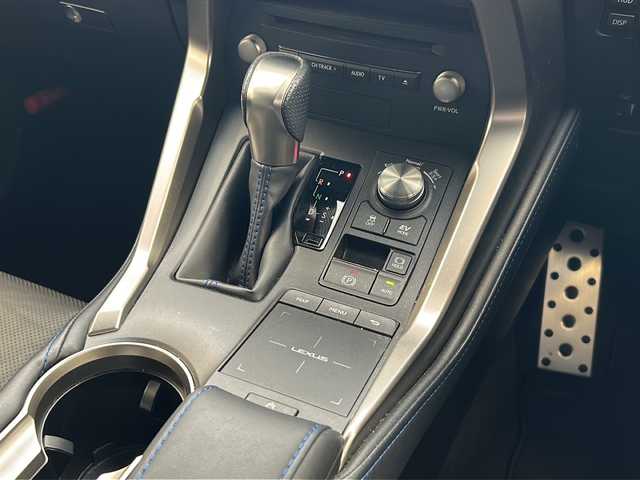 レクサス ＮＸ 300h クール&ブライト 岐阜県 2021(令3)年 7.4万km ホワイトノーヴァガラスフレーク ワンオーナー/サンルーフ/Ｆスポーツベース特別仕様車/プリクラッシュセーフティ/レーダークルーズコントロール/レーンキープアシスト/ブラインドスポットモニター/オートマチックハイビーム/黒革シート/純正ナビ/全周囲モニター/Bluetooth/フルセグTV/DVD/ビルトインETC2.0/ドライブレコーダー/３眼LEDヘッドライト/ヘッドアップディスプレイ/後席電動格納シート/前席パワーシート/シートメモリー/ベンチレーション/シートヒーター/ステアリングヒーター/電動リアゲート/パドルシフト/電子パーキング/コーナーセンサー/カーテンエアバック/ニーエアバック/カードキー/保証書/取扱説明書