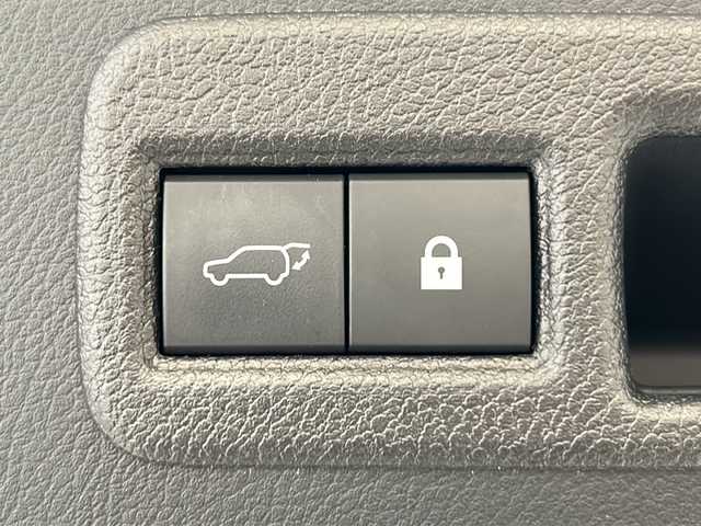 レクサス ＮＸ 300h クール&ブライト 岐阜県 2021(令3)年 7.4万km ホワイトノーヴァガラスフレーク ワンオーナー/サンルーフ/Ｆスポーツベース特別仕様車/プリクラッシュセーフティ/レーダークルーズコントロール/レーンキープアシスト/ブラインドスポットモニター/オートマチックハイビーム/黒革シート/純正ナビ/全周囲モニター/Bluetooth/フルセグTV/DVD/ビルトインETC2.0/ドライブレコーダー/３眼LEDヘッドライト/ヘッドアップディスプレイ/後席電動格納シート/前席パワーシート/シートメモリー/ベンチレーション/シートヒーター/ステアリングヒーター/電動リアゲート/パドルシフト/電子パーキング/コーナーセンサー/カーテンエアバック/ニーエアバック/カードキー/保証書/取扱説明書