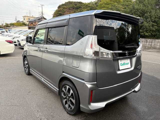 スズキ ソリオ バンディット HV MV 大阪府 2017(平29)年 4.4万km プレミアムシルバーメタリック ナビ/フルセグ/Bluetooth/CD/DVD/デュアルセンサーブレーキ/車線逸脱警報/クルーズコントロール/シートヒーター/片側パワースライドドア/ドライブレコーダー/ビルトインETC/純正アルミホイール/LEDヘッドライト/スマートキー