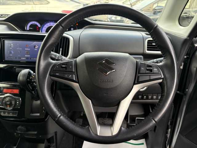 スズキ ソリオ バンディット HV MV 大阪府 2017(平29)年 4.4万km プレミアムシルバーメタリック ナビ/フルセグ/Bluetooth/CD/DVD/デュアルセンサーブレーキ/車線逸脱警報/クルーズコントロール/シートヒーター/片側パワースライドドア/ドライブレコーダー/ビルトインETC/純正アルミホイール/LEDヘッドライト/スマートキー