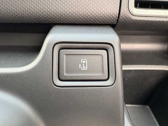 スズキ ソリオ バンディット HV MV 大阪府 2017(平29)年 4.4万km プレミアムシルバーメタリック ナビ/フルセグ/Bluetooth/CD/DVD/デュアルセンサーブレーキ/車線逸脱警報/クルーズコントロール/シートヒーター/片側パワースライドドア/ドライブレコーダー/ビルトインETC/純正アルミホイール/LEDヘッドライト/スマートキー