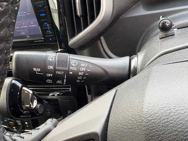 スズキ ソリオ バンディット HV MV 大阪府 2017(平29)年 4.4万km プレミアムシルバーメタリック ナビ/フルセグ/Bluetooth/CD/DVD/デュアルセンサーブレーキ/車線逸脱警報/クルーズコントロール/シートヒーター/片側パワースライドドア/ドライブレコーダー/ビルトインETC/純正アルミホイール/LEDヘッドライト/スマートキー