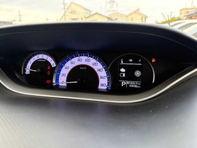 スズキ ソリオ バンディット HV MV 大阪府 2017(平29)年 4.4万km プレミアムシルバーメタリック ナビ/フルセグ/Bluetooth/CD/DVD/デュアルセンサーブレーキ/車線逸脱警報/クルーズコントロール/シートヒーター/片側パワースライドドア/ドライブレコーダー/ビルトインETC/純正アルミホイール/LEDヘッドライト/スマートキー