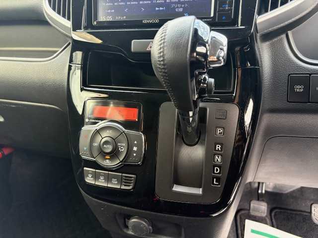 スズキ ソリオ バンディット HV MV 大阪府 2017(平29)年 4.4万km プレミアムシルバーメタリック ナビ/フルセグ/Bluetooth/CD/DVD/デュアルセンサーブレーキ/車線逸脱警報/クルーズコントロール/シートヒーター/片側パワースライドドア/ドライブレコーダー/ビルトインETC/純正アルミホイール/LEDヘッドライト/スマートキー