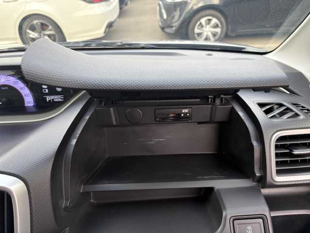 スズキ ソリオ バンディット HV MV 大阪府 2017(平29)年 4.4万km プレミアムシルバーメタリック ナビ/フルセグ/Bluetooth/CD/DVD/デュアルセンサーブレーキ/車線逸脱警報/クルーズコントロール/シートヒーター/片側パワースライドドア/ドライブレコーダー/ビルトインETC/純正アルミホイール/LEDヘッドライト/スマートキー