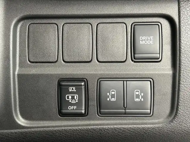 日産 セレナ e－パワー ハイウェイスター V 千葉県 2021(令3)年 6.6万km ブリリアントホワイトパール 2トーン 禁煙車/エマージェンシーブレーキ/・プロパイロット/・車線逸脱警報システム/・ブラインドスポットモニター/純正１０型メモリナビ/・CD/DVD/Bluetooth/フルセグTV/・ビルトインETC/・アラウンドビューモニター/インテリジェントルームミラー/両側パワースライドドア/革巻きステアリング/・ステアリングスイッチ/電子パーキング/・ブレーキホールド/左右独立エアコン/純正フロアマット/純正15インチAW/オートライト/・LEDヘッドライト/・LEDフォグランプ