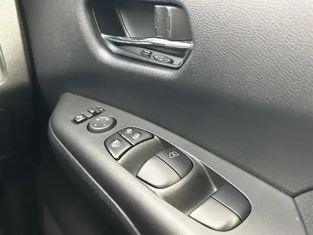 日産 セレナ e－パワー ハイウェイスター V 千葉県 2021(令3)年 6.6万km ブリリアントホワイトパール 2トーン 禁煙車/エマージェンシーブレーキ/・プロパイロット/・車線逸脱警報システム/・ブラインドスポットモニター/純正１０型メモリナビ/・CD/DVD/Bluetooth/フルセグTV/・ビルトインETC/・アラウンドビューモニター/インテリジェントルームミラー/両側パワースライドドア/革巻きステアリング/・ステアリングスイッチ/電子パーキング/・ブレーキホールド/左右独立エアコン/純正フロアマット/純正15インチAW/オートライト/・LEDヘッドライト/・LEDフォグランプ