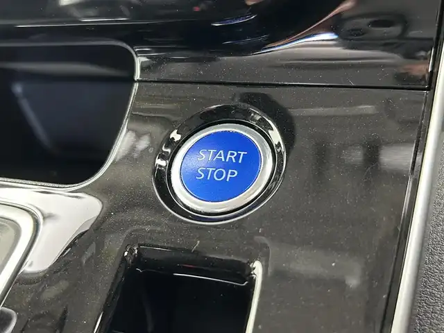 日産 セレナ e－パワー ハイウェイスター V 千葉県 2021(令3)年 6.6万km ブリリアントホワイトパール 2トーン 禁煙車/エマージェンシーブレーキ/・プロパイロット/・車線逸脱警報システム/・ブラインドスポットモニター/純正１０型メモリナビ/・CD/DVD/Bluetooth/フルセグTV/・ビルトインETC/・アラウンドビューモニター/インテリジェントルームミラー/両側パワースライドドア/革巻きステアリング/・ステアリングスイッチ/電子パーキング/・ブレーキホールド/左右独立エアコン/純正フロアマット/純正15インチAW/オートライト/・LEDヘッドライト/・LEDフォグランプ