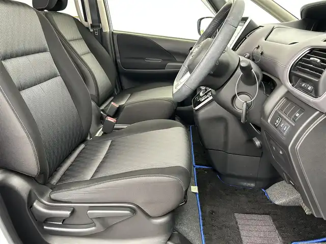 日産 セレナ e－パワー ハイウェイスター V 千葉県 2021(令3)年 6.6万km ブリリアントホワイトパール 2トーン 禁煙車/エマージェンシーブレーキ/・プロパイロット/・車線逸脱警報システム/・ブラインドスポットモニター/純正１０型メモリナビ/・CD/DVD/Bluetooth/フルセグTV/・ビルトインETC/・アラウンドビューモニター/インテリジェントルームミラー/両側パワースライドドア/革巻きステアリング/・ステアリングスイッチ/電子パーキング/・ブレーキホールド/左右独立エアコン/純正フロアマット/純正15インチAW/オートライト/・LEDヘッドライト/・LEDフォグランプ