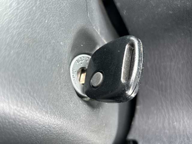 スズキ ジムニー ランドベンチャー 道北・旭川 2008(平20)年 9.2万km ブルーイッシュブラックパール3 /4WD//CDオーディオ//運転席シートヒーター//バックカメラ//ミラーヒーター//革巻きステアリング//ETC//フォグランプ//夏タイヤ積込//スペアキー//純正フロアマット//ドアバイザー//電動格納ミラー//保証書