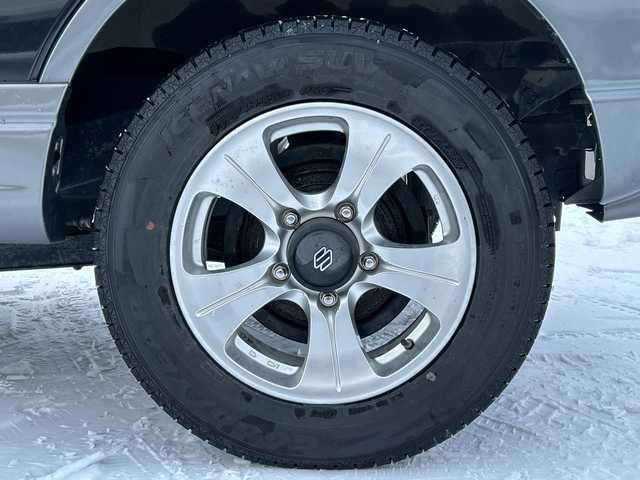 スズキ ジムニー ランドベンチャー 道北・旭川 2008(平20)年 9.2万km ブルーイッシュブラックパール3 /4WD//CDオーディオ//運転席シートヒーター//バックカメラ//ミラーヒーター//革巻きステアリング//ETC//フォグランプ//夏タイヤ積込//スペアキー//純正フロアマット//ドアバイザー//電動格納ミラー//保証書