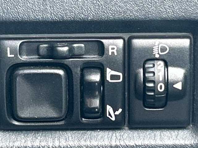 スズキ ジムニー ランドベンチャー 道北・旭川 2008(平20)年 9.2万km ブルーイッシュブラックパール3 /4WD//CDオーディオ//運転席シートヒーター//バックカメラ//ミラーヒーター//革巻きステアリング//ETC//フォグランプ//夏タイヤ積込//スペアキー//純正フロアマット//ドアバイザー//電動格納ミラー//保証書