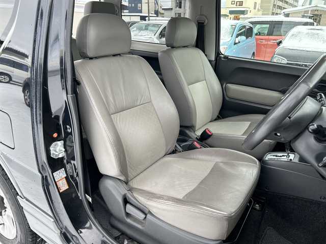 スズキ ジムニー ランドベンチャー 道北・旭川 2008(平20)年 9.2万km ブルーイッシュブラックパール3 /4WD//CDオーディオ//運転席シートヒーター//バックカメラ//ミラーヒーター//革巻きステアリング//ETC//フォグランプ//夏タイヤ積込//スペアキー//純正フロアマット//ドアバイザー//電動格納ミラー//保証書