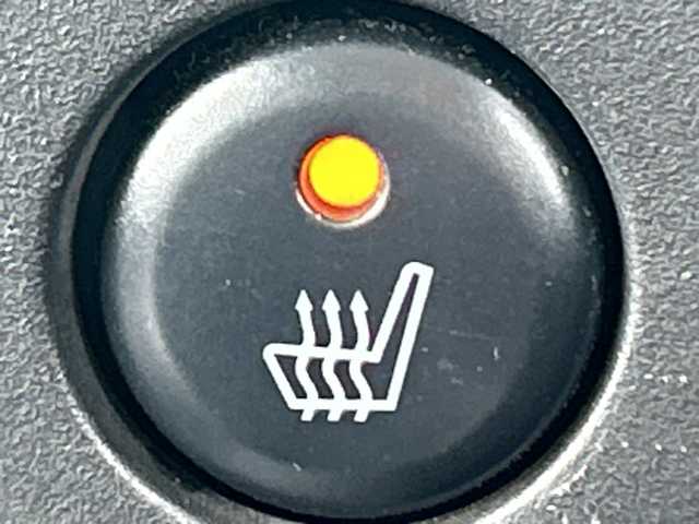 スズキ ジムニー ランドベンチャー 道北・旭川 2008(平20)年 9.2万km ブルーイッシュブラックパール3 /4WD//CDオーディオ//運転席シートヒーター//バックカメラ//ミラーヒーター//革巻きステアリング//ETC//フォグランプ//夏タイヤ積込//スペアキー//純正フロアマット//ドアバイザー//電動格納ミラー//保証書