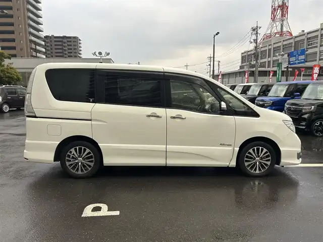 日産 セレナ