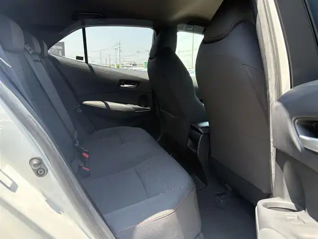 トヨタ カローラ スポーツ G Z 徳島県 2021(令3)年 2.6万km プラチナホワイトパールマイカ 純正ナビ（AM/FM/TV/DVD/CD/BT)/プッシュスタート/バックカメラ/クルーズコントロール（追従有）/ビルトインETC/フルセグTV（走行中視聴不可）/ヘッドアップディスプレイ/ドライブレコーダー（前後）/純正フロアマット/シートヒーター（前席）/コーナーセンサー/パドルシフト/オートホールド/横滑り防止装置/レーンキープアシスト/盗難防止装置/オートライト/オートハイビーム/LEDヘッドライト