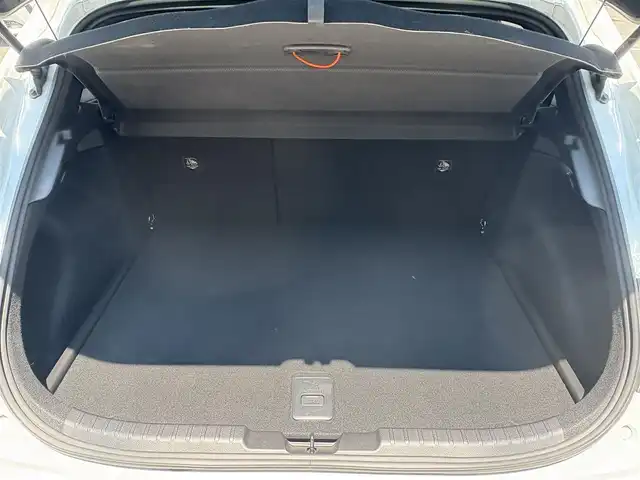 トヨタ カローラ スポーツ G Z 徳島県 2021(令3)年 2.6万km プラチナホワイトパールマイカ 純正ナビ（AM/FM/TV/DVD/CD/BT)/プッシュスタート/バックカメラ/クルーズコントロール（追従有）/ビルトインETC/フルセグTV（走行中視聴不可）/ヘッドアップディスプレイ/ドライブレコーダー（前後）/純正フロアマット/シートヒーター（前席）/コーナーセンサー/パドルシフト/オートホールド/横滑り防止装置/レーンキープアシスト/盗難防止装置/オートライト/オートハイビーム/LEDヘッドライト