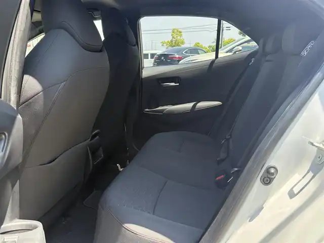 トヨタ カローラ スポーツ G Z 徳島県 2021(令3)年 2.6万km プラチナホワイトパールマイカ 純正ナビ（AM/FM/TV/DVD/CD/BT)/プッシュスタート/バックカメラ/クルーズコントロール（追従有）/ビルトインETC/フルセグTV（走行中視聴不可）/ヘッドアップディスプレイ/ドライブレコーダー（前後）/純正フロアマット/シートヒーター（前席）/コーナーセンサー/パドルシフト/オートホールド/横滑り防止装置/レーンキープアシスト/盗難防止装置/オートライト/オートハイビーム/LEDヘッドライト