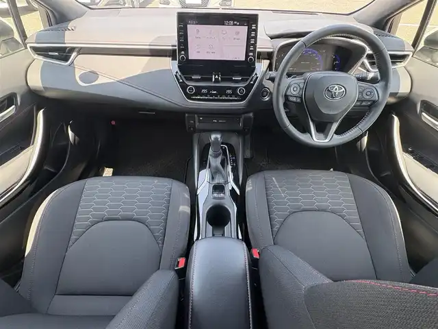 トヨタ カローラ スポーツ G Z 徳島県 2021(令3)年 2.6万km プラチナホワイトパールマイカ 純正ナビ（AM/FM/TV/DVD/CD/BT)/プッシュスタート/バックカメラ/クルーズコントロール（追従有）/ビルトインETC/フルセグTV（走行中視聴不可）/ヘッドアップディスプレイ/ドライブレコーダー（前後）/純正フロアマット/シートヒーター（前席）/コーナーセンサー/パドルシフト/オートホールド/横滑り防止装置/レーンキープアシスト/盗難防止装置/オートライト/オートハイビーム/LEDヘッドライト
