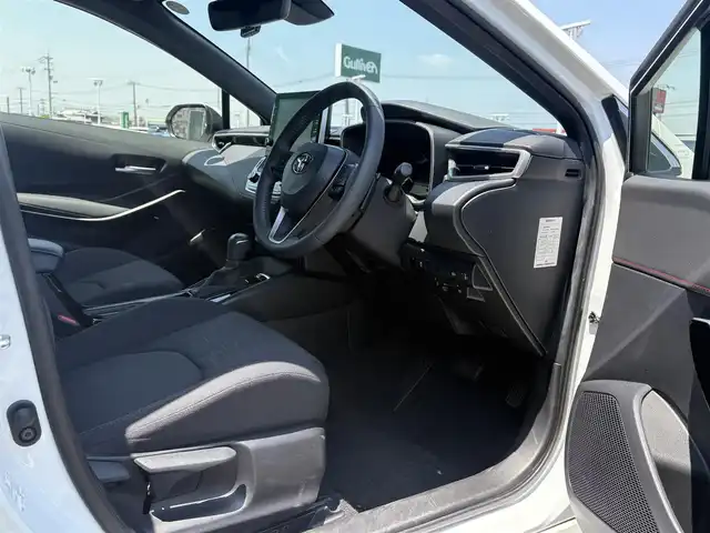 トヨタ カローラ スポーツ G Z 徳島県 2021(令3)年 2.6万km プラチナホワイトパールマイカ 純正ナビ（AM/FM/TV/DVD/CD/BT)/プッシュスタート/バックカメラ/クルーズコントロール（追従有）/ビルトインETC/フルセグTV（走行中視聴不可）/ヘッドアップディスプレイ/ドライブレコーダー（前後）/純正フロアマット/シートヒーター（前席）/コーナーセンサー/パドルシフト/オートホールド/横滑り防止装置/レーンキープアシスト/盗難防止装置/オートライト/オートハイビーム/LEDヘッドライト