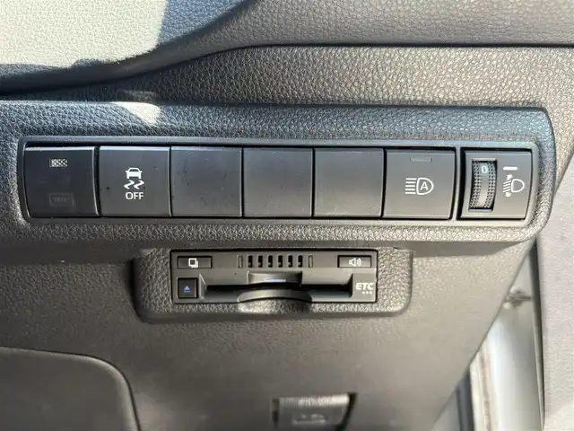 トヨタ カローラ スポーツ G Z 徳島県 2021(令3)年 2.6万km プラチナホワイトパールマイカ 純正ナビ（AM/FM/TV/DVD/CD/BT)/プッシュスタート/バックカメラ/クルーズコントロール（追従有）/ビルトインETC/フルセグTV（走行中視聴不可）/ヘッドアップディスプレイ/ドライブレコーダー（前後）/純正フロアマット/シートヒーター（前席）/コーナーセンサー/パドルシフト/オートホールド/横滑り防止装置/レーンキープアシスト/盗難防止装置/オートライト/オートハイビーム/LEDヘッドライト