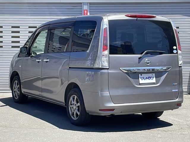 日産 セレナ 20X 道央・札幌 2012(平24)年 7.7万km ブレードシルバー (株)IDOMが運営する【じしゃロン札幌店】の自社ローン専用車両になります。こちらは現金またはオートローンご利用価格です。自社ローンご希望の方は別途その旨お申し付けください。/純正メモリナビ/フルセグテレビ/バックカメラ/アイドリングストップ/クルーズコントロール/ドアバイザー/片側パワースライドドア/電動格納ミラー/冬タイヤ有/スマートキー/スペアキー有/プッシュスタート/純正フロアマット/ETC
