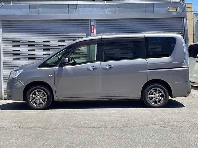 日産 セレナ 20X 道央・札幌 2012(平24)年 7.7万km ブレードシルバー (株)IDOMが運営する【じしゃロン札幌店】の自社ローン専用車両になります。こちらは現金またはオートローンご利用価格です。自社ローンご希望の方は別途その旨お申し付けください。/純正メモリナビ/フルセグテレビ/バックカメラ/アイドリングストップ/クルーズコントロール/ドアバイザー/片側パワースライドドア/電動格納ミラー/冬タイヤ有/スマートキー/スペアキー有/プッシュスタート/純正フロアマット/ETC