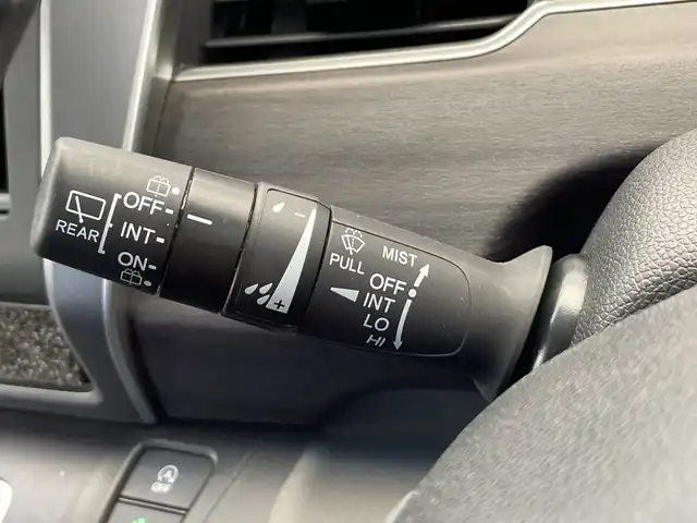 ホンダ フリード G ホンダセンシング 栃木県 2020(令2)年 1.9万km プラチナホワイトパール 純正オーディオ/(AM/FM/AUX/CD)/ホンダセンシング/・衝突軽減ブレーキ/・レーンアシスト/・アダプティブクルーズ/・先行車発進お知らせ/・標識認識機能/ETC/バックソナー/両側パワースライドドア/アイドリングストップ/オートライト/オートエアコン/電動格納ミラー/純正アルミホイール/純正フロアマット/スマートキー×２