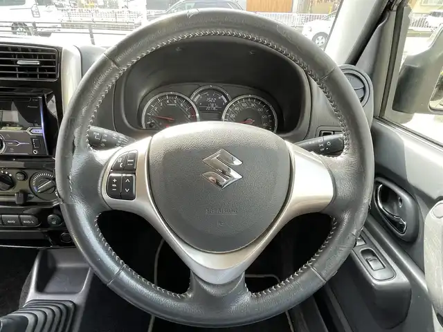 スズキ ジムニー ランドベンチャー 岐阜県 2015(平27)年 2.1万km スチールシルバーM /ワンオーナー//社外オーディオ/(CD.USB.チューナーメインユニット)//シートヒーター//フォグランプ//保証書//取扱説明書