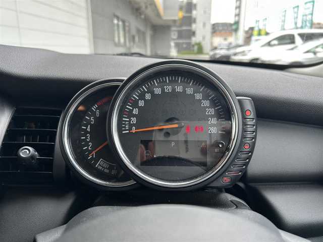 ＭＩＮＩ ミニ ワン 千葉県 2016(平28)年 7.2万km ブリティッシュレーシンググリーンⅡ HDDナビ/バックカメラ/ETC/電格ミラー/純正ナビ/前後ドライブレコーダー