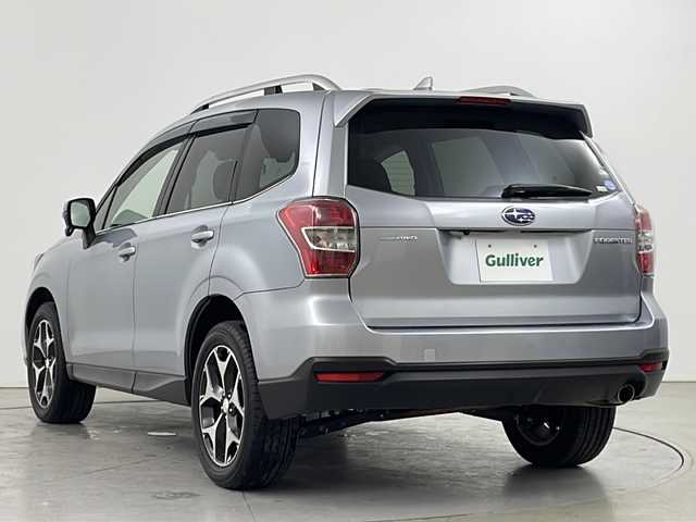 スバル フォレスター S－リミテッド 道央・札幌 2015(平27)年 2.6万km アイスシルバーメタリック ・４WD  /   アイサイト/・プリクラッシュブレーキ/・レーダークルーズコントロール/・純正ナビ（AVIC-RZ09）/・Bluetooth/CD/DVD/・USB/SD/フルセグTV/・バックカメラ/・パドルシフト/・ハーフレザーシート/・シートヒーター運転席/助手席/・オートライト/HIDライト/・スマートキー/・レーンキープアシスト/・盗難防止装置/・横滑り防止装置/・アイドリングストップ/・ETC