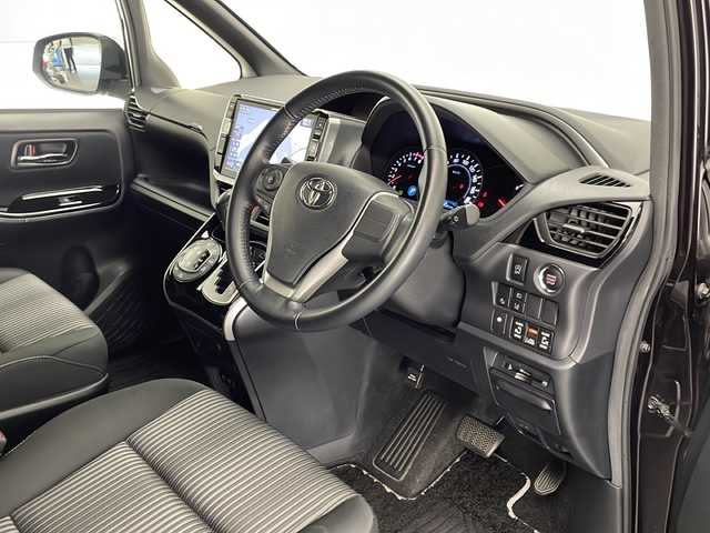 トヨタ ヴォクシー ZS 煌 宮崎県 2018(平30)年 5.3万km ボルドーマイカメタリック アルパインナビオーディオ(EX11Z)/　CD/DVD/FM/AM/SD/Bluetooth/バックカメラ/プッシュスタート/ステアリングスイッチ/クルーズコントロール/アイドリングストップ/電動格納ミラー/ウインカーミラー/ドアバイザー/純正フロアマット/両側パワースライドドア/ETC/オートマチックハイビーム