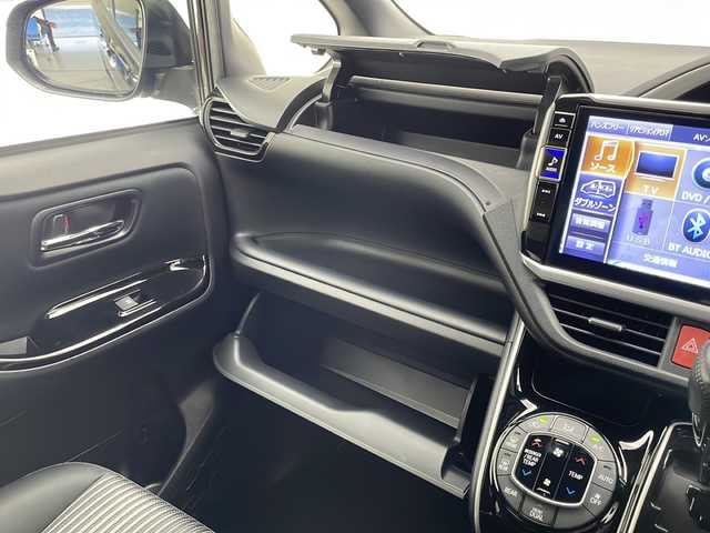 トヨタ ヴォクシー ZS 煌 宮崎県 2018(平30)年 5.3万km ボルドーマイカメタリック アルパインナビオーディオ(EX11Z)/　CD/DVD/FM/AM/SD/Bluetooth/バックカメラ/プッシュスタート/ステアリングスイッチ/クルーズコントロール/アイドリングストップ/電動格納ミラー/ウインカーミラー/ドアバイザー/純正フロアマット/両側パワースライドドア/ETC/オートマチックハイビーム