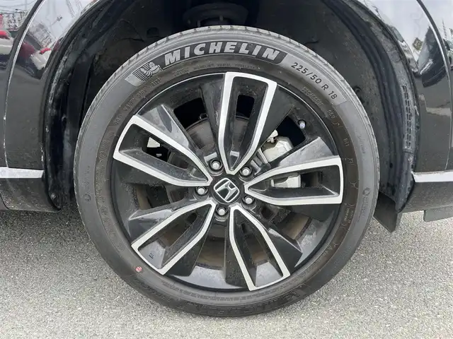 ホンダ ヴェゼル ハイブリッド e:HEV Z 静岡県 2022(令4)年 2.8万km クリスタルブラックパール ホンダセンシング/ケンウッド９型ナビ/フルセグTV/ＤＶＤ/ＥＴＣ/ＬＫＡ/ＡＣＣ/バックカメラ/ハーフレザー/ハンドル＆シートヒーター/ブラインドスポットインフォメーション/パドルシフト/純正１８ＡＷ/ハンズフリーアクセスパワーテールゲート（予約クローズ機能付）LEDシーケンシャルターンシグナルランプ（フロント）/クリアブラック塗装バンパーガーニッシュ（フロント/サイド/リア）/親水/ヒーテッドドアミラー/熱線入りフロントウインドウ/本革巻セレクトレバー/車速連動間欠/バリアブル間欠フロントワイパー（ミスト機構付）〈雨滴検知式〉/LEDフォグライト/ヒルディセントコントロール