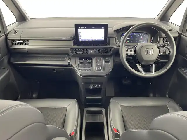 ホンダ ステップワゴン スパーダ eHEV 埼玉県 2024(令6)年 1.4万km プラチナホワイトパール Honda CONNECT for Gathers＋ナビ装着用スペシャルパッケージ/ブラインドスポットインフォメーション/Honda SENSING/パワーテールゲート(メモリー機能付)/ 	2列目オットマン/運転席＆助手席シートヒーター/トリプルゾーンコントロール・フルオートエアコンディショナー/コンビシート/16インチアルミホイール(SPADA専用)/減速セレクター/全列USBチャージャー/パドルシフト