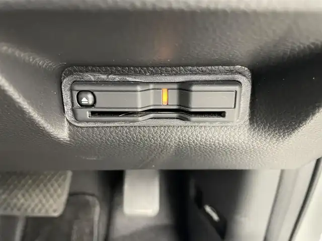 ホンダ ステップワゴン スパーダ eHEV 埼玉県 2024(令6)年 1.4万km プラチナホワイトパール Honda CONNECT for Gathers＋ナビ装着用スペシャルパッケージ/ブラインドスポットインフォメーション/Honda SENSING/パワーテールゲート(メモリー機能付)/ 	2列目オットマン/運転席＆助手席シートヒーター/トリプルゾーンコントロール・フルオートエアコンディショナー/コンビシート/16インチアルミホイール(SPADA専用)/減速セレクター/全列USBチャージャー/パドルシフト