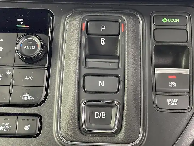 ホンダ ステップワゴン スパーダ eHEV 埼玉県 2024(令6)年 1.4万km プラチナホワイトパール Honda CONNECT for Gathers＋ナビ装着用スペシャルパッケージ/ブラインドスポットインフォメーション/Honda SENSING/パワーテールゲート(メモリー機能付)/ 	2列目オットマン/運転席＆助手席シートヒーター/トリプルゾーンコントロール・フルオートエアコンディショナー/コンビシート/16インチアルミホイール(SPADA専用)/減速セレクター/全列USBチャージャー/パドルシフト