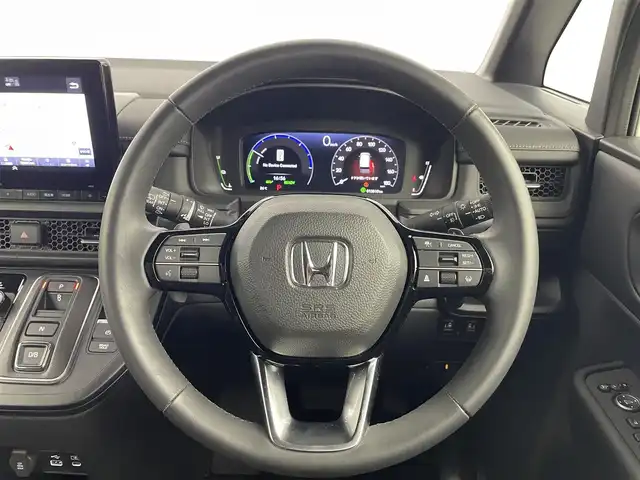 ホンダ ステップワゴン スパーダ eHEV 埼玉県 2024(令6)年 1.4万km プラチナホワイトパール Honda CONNECT for Gathers＋ナビ装着用スペシャルパッケージ/ブラインドスポットインフォメーション/Honda SENSING/パワーテールゲート(メモリー機能付)/ 	2列目オットマン/運転席＆助手席シートヒーター/トリプルゾーンコントロール・フルオートエアコンディショナー/コンビシート/16インチアルミホイール(SPADA専用)/減速セレクター/全列USBチャージャー/パドルシフト