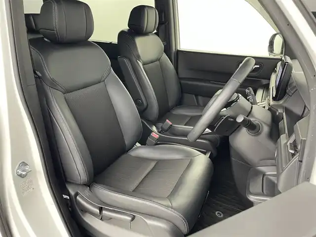 ホンダ ステップワゴン スパーダ eHEV 埼玉県 2024(令6)年 1.4万km プラチナホワイトパール Honda CONNECT for Gathers＋ナビ装着用スペシャルパッケージ/ブラインドスポットインフォメーション/Honda SENSING/パワーテールゲート(メモリー機能付)/ 	2列目オットマン/運転席＆助手席シートヒーター/トリプルゾーンコントロール・フルオートエアコンディショナー/コンビシート/16インチアルミホイール(SPADA専用)/減速セレクター/全列USBチャージャー/パドルシフト