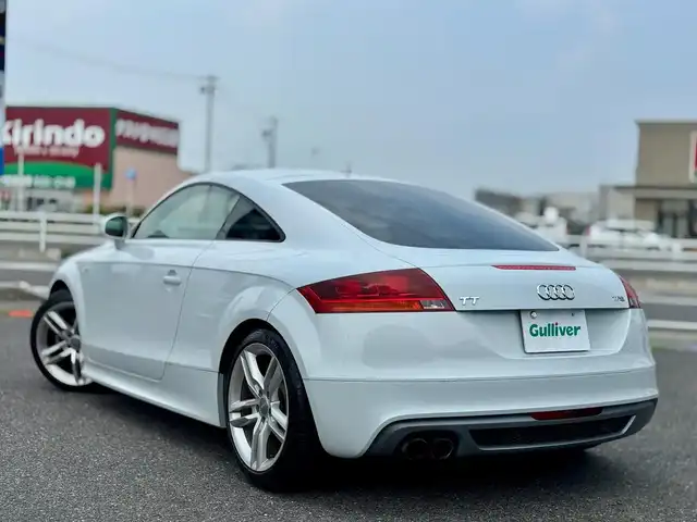 アウディ ＴＴクーペ 1．8 TFSI Sライン 滋賀県 2014(平26)年 3万km 白 純正メーカーナビ/　フルセグ Bluetooth CD DVD  ミュージックサーバー/ハーフレザーシート（黒）/ビルトインETC/純正HIDヘッドライト/フォグランプ/オートライト/純正18アルミ/純正フロアマット/スペアキー/電動格納ミラー/