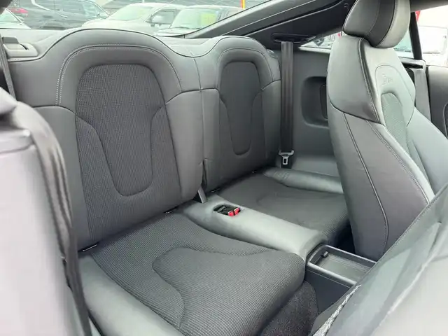 アウディ ＴＴクーペ 1．8 TFSI Sライン 滋賀県 2014(平26)年 3万km 白 純正メーカーナビ/　フルセグ Bluetooth CD DVD  ミュージックサーバー/ハーフレザーシート（黒）/ビルトインETC/純正HIDヘッドライト/フォグランプ/オートライト/純正18アルミ/純正フロアマット/スペアキー/電動格納ミラー/