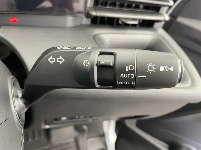 日産 セレナ e－パワー XV 富山県 2024(令6)年 0.5万km プリズムホワイト 純正12.3型ナビ（AM/FM/BT/USB/HDM）/フルセグTV/全方位カメラ/ドライブレコーダー/デジタルインナーミラー/ETC/ブラインドスポットモニター/両側パワースライドドア/シートヒーター/ハンドルヒーター/衝突被害軽減システム/レーダークルーズコントロール/レーンキープアシスト/コーナーセンサー/横滑り防止装置/アイドリングストップ/純正フロアマット/オートホールド付電子パーキング/革巻きステアリング/ステアリングスイッチ/スマートキー/スペアキー