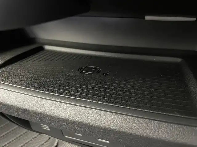 日産 セレナ e－パワー XV 富山県 2024(令6)年 0.5万km プリズムホワイト 純正12.3型ナビ（AM/FM/BT/USB/HDM）/フルセグTV/全方位カメラ/ドライブレコーダー/デジタルインナーミラー/ETC/ブラインドスポットモニター/両側パワースライドドア/シートヒーター/ハンドルヒーター/衝突被害軽減システム/レーダークルーズコントロール/レーンキープアシスト/コーナーセンサー/横滑り防止装置/アイドリングストップ/純正フロアマット/オートホールド付電子パーキング/革巻きステアリング/ステアリングスイッチ/スマートキー/スペアキー