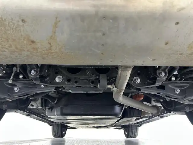 トヨタ ハリアー ハイブリッド Z 佐賀県 2023(令5)年 5.5万km プレシャスブラックパール 純正12.3インチナビ/（フルセグTV/BT/AppleCarPlay/AndroidAuto）/バックカメラ/衝突被害軽減システム/レーンキープアシスト/コーナーセンサー/モデリスタフルエアロ/デジタルインナーミラー/追従型クルーズコントロール/純正19インチアルミホイール/ＬＥＤヘッドライト/オートライト/フォグライト/ハーフレザーシート/パワーシート/パワーバックドア/純正フロアマット/ビルトイン2.0ETC/電動パーキングブレーキ/オートホールド/標識検知機能/盗難防止装置/横滑り防止装置