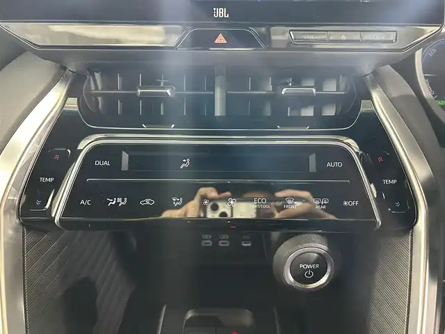 トヨタ ハリアー ハイブリッド Z 佐賀県 2023(令5)年 5.5万km プレシャスブラックパール 純正12.3インチナビ/（フルセグTV/BT/AppleCarPlay/AndroidAuto）/バックカメラ/衝突被害軽減システム/レーンキープアシスト/コーナーセンサー/モデリスタフルエアロ/デジタルインナーミラー/追従型クルーズコントロール/純正19インチアルミホイール/ＬＥＤヘッドライト/オートライト/フォグライト/ハーフレザーシート/パワーシート/パワーバックドア/純正フロアマット/ビルトイン2.0ETC/電動パーキングブレーキ/オートホールド/標識検知機能/盗難防止装置/横滑り防止装置