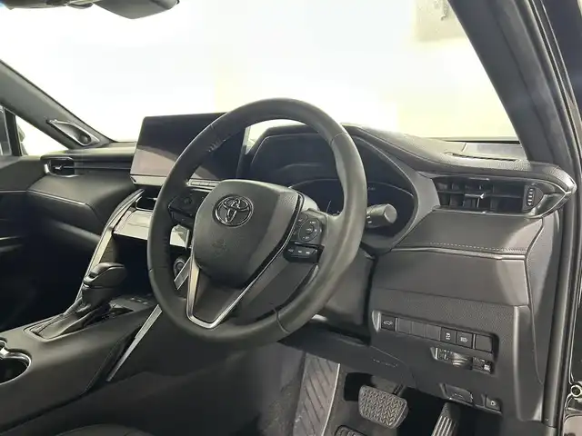 トヨタ ハリアー ハイブリッド Z 佐賀県 2023(令5)年 5.5万km プレシャスブラックパール 純正12.3インチナビ/（フルセグTV/BT/AppleCarPlay/AndroidAuto）/バックカメラ/衝突被害軽減システム/レーンキープアシスト/コーナーセンサー/モデリスタフルエアロ/デジタルインナーミラー/追従型クルーズコントロール/純正19インチアルミホイール/ＬＥＤヘッドライト/オートライト/フォグライト/ハーフレザーシート/パワーシート/パワーバックドア/純正フロアマット/ビルトイン2.0ETC/電動パーキングブレーキ/オートホールド/標識検知機能/盗難防止装置/横滑り防止装置