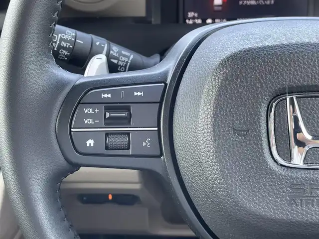 ホンダ Ｎ ＢＯＸ JOY ターボ 群馬県 2024(令6)年 0.9万km フィヨルドミストパール ワンオーナー/純正9インチナビ/（CD/DVD/SD/MSV/Bluetooth/AppleCarPlay）/フルセグテレビ/バックカメラ/ホンダセンシング/・衝突軽減ブレーキ/・歩行者事故低減ステアリング/・路外逸脱抑制機能/・渋滞追従機能付アダプティブクルーズコントロール/・車線維持支援システム/・誤発進抑制機能/・近距離衝突軽減ブレーキ/・先行車発進お知らせ機能/・標識認識機能/・オートハイビーム/・後方誤発進抑制機能/・パーキングセンサーシステム/両側パワースライドドア/LEDヘッドランプ/ブラックルーフ/ブラックドアミラー/ハーフレザーシート/シートヒーター/ETC/プッシュスタート/ドライブレコーダー/リアヒーターダクト/シートバックテーブル/アームレスト/保証書/取扱説明書/スペアキー